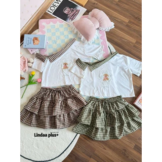 LindaaPlus-- ชุดเซ็ต 𝑷𝒐𝒄𝒌𝒚 🥤🍃 เสื้อปาดไหล่ +กระโปรงสั้นแต่งชั้น ดีเทลเสื้อทรงปาดไหล่แต่งลายสก๊อต สกรีนน้องหมาที่อก