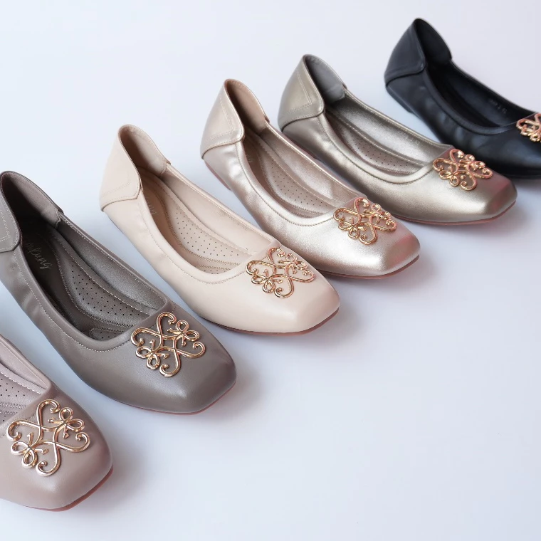 พร้อมส่ง KK69 รุ่น Charm คัทชู รองเท้าคัทชูหัวตัด รุ่นใหม่ หนังนิ่มมาก รองเท้าใส่สบาย