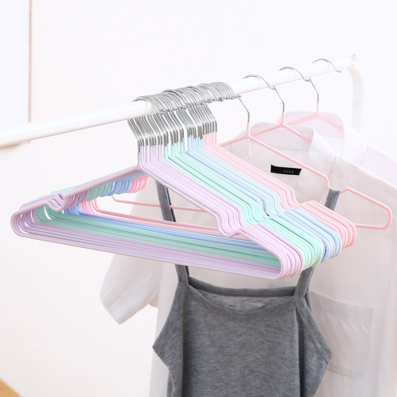 ไม้แขวนเสื้อเคลือบพลาสติกกันลื่น แพ็ค 30 อัน ป้องกันรอยย่น แขวนเสื้อผ้าได้หลายตัว ตู้เสื้อผ้า