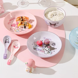 【ของแท้】Sanrio จานเซรามิก / ชาม / ช้อน รุ่นมิตรภาพ Kuromi Hello Kitty My Melody Cinnamoroll ใช้ไมโครเวฟอุ่นอาหารได้