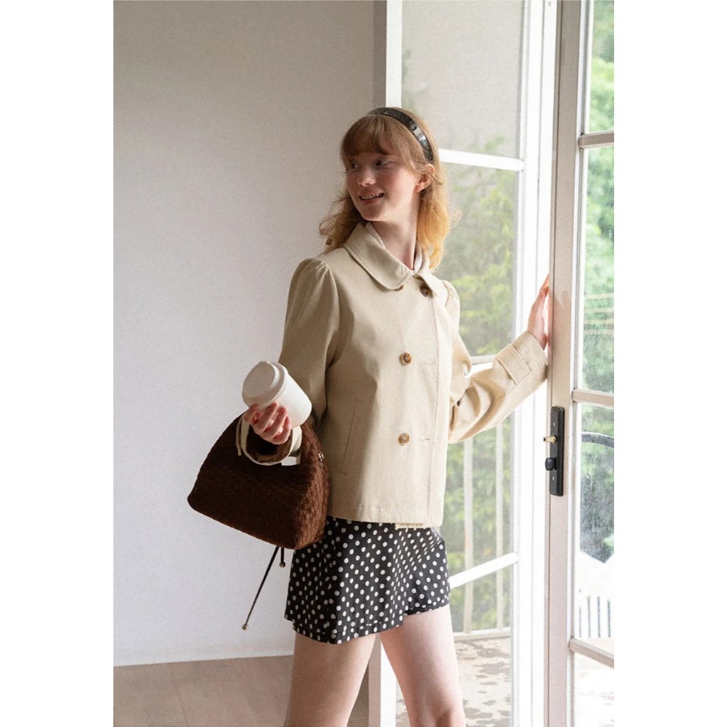 [พรีออเดอร์] [รบกวนลูกค้าอ่านรายละเอียดก่อนสั่งซื้อนะคะ] EGGKA : Peter Pan Collar Double Breasted Short Jacket