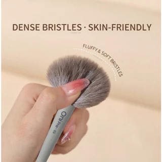 ONI Pro Highlight Brush,Precision Fan Brush for Glowing Skin Perfect for Highlighters แปรงทรงพัด แปรงไฮไลท์ แปรงไฮไลท์ผง