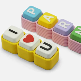 Keycap• พวงกุญแจ CLIKER ที่ห้อยกระเป๋ามินิมอล ใส่ชื่อได้ ป้ายชื่อ Diy คีย์บอร์ดกดแก้เครียด ของเล่นคลายเครียด1