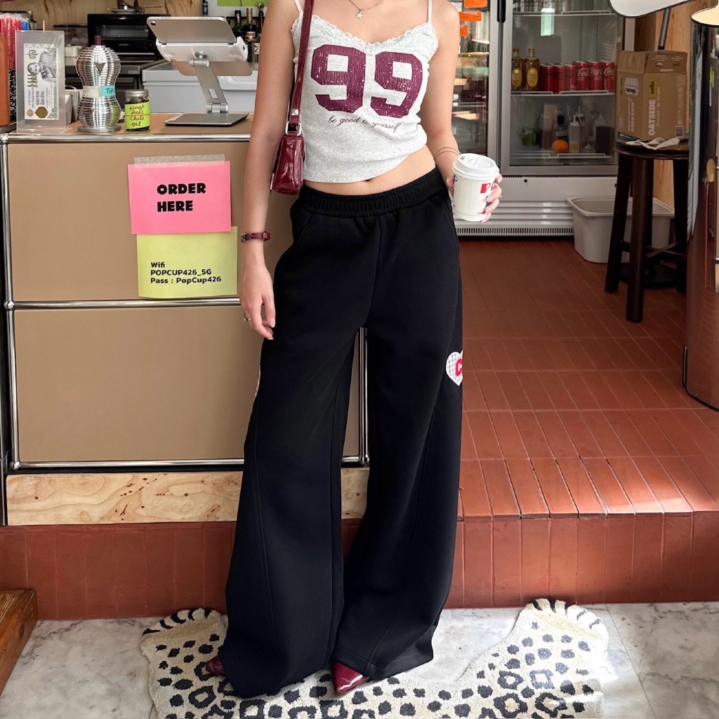 Choosedress A5237 Ami Patched Joggers กางเกงวอร์มขายาวปักหัวใจ
