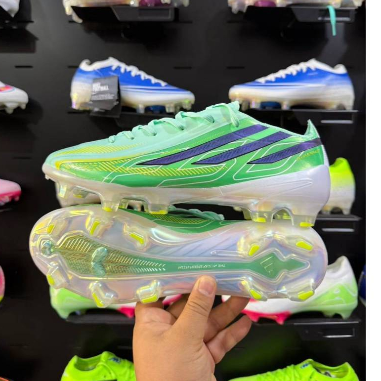 รองเท้าสตั๊ด สีเขียว F50 ปี 2569