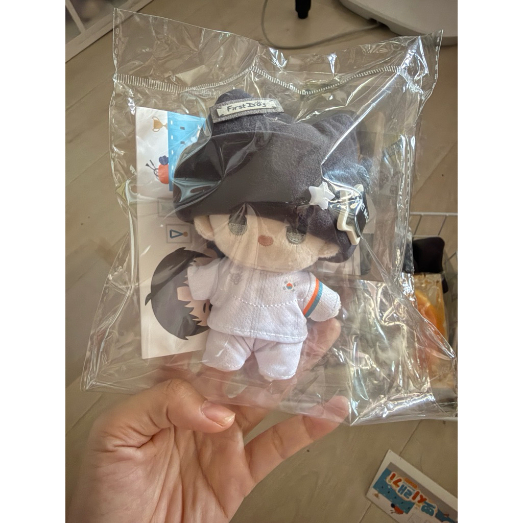 backlight manhwa ตุ๊กตา15 cm ยองอุน