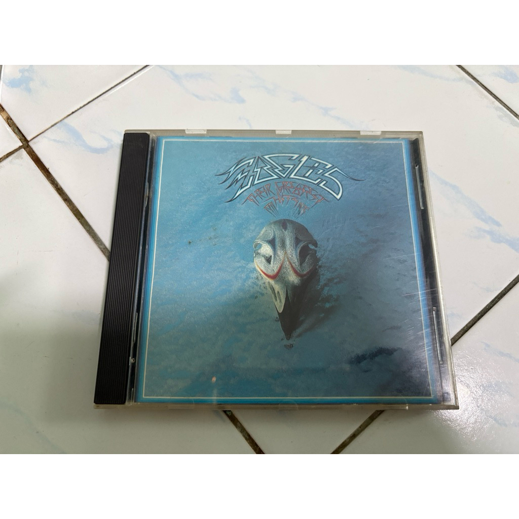CD : EAGLES - THEIR GREATEST HITS