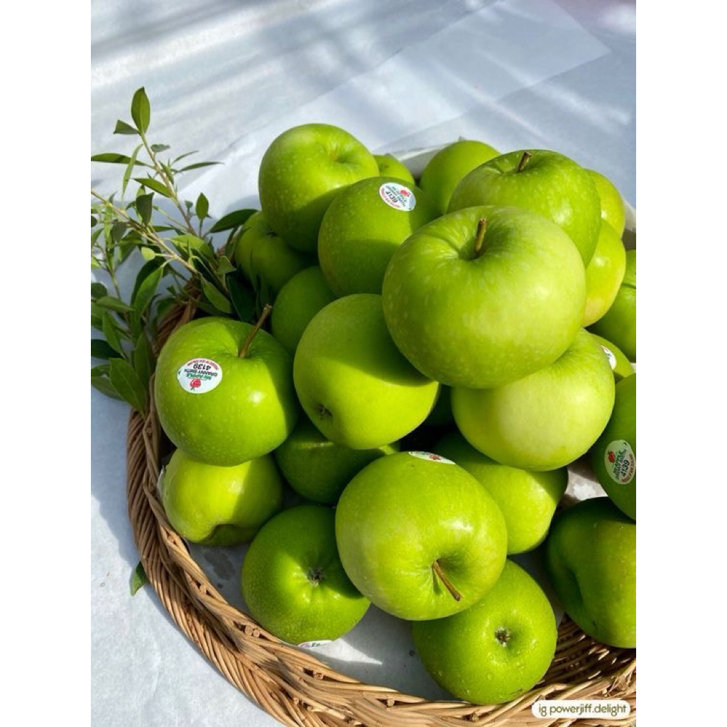 ทำด้วยใจ - [1 แถม 1] แอปเปิ้ลเขียว Green Apple ผลไม้สด กรอบ หวานอมเปรี้ยว สดใหม่ พร้อมทาน
