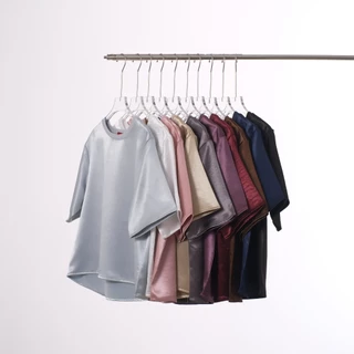 Lawyer Store [ 5201836 ] เสื้อคอกลม แขนสั้น ผ้าเงา ผ้าซิลซาตินพรีเมี่ยม เล่นแสง ไม่หนากินไป เสื้อคอกลม เสื้อผู้หญิง