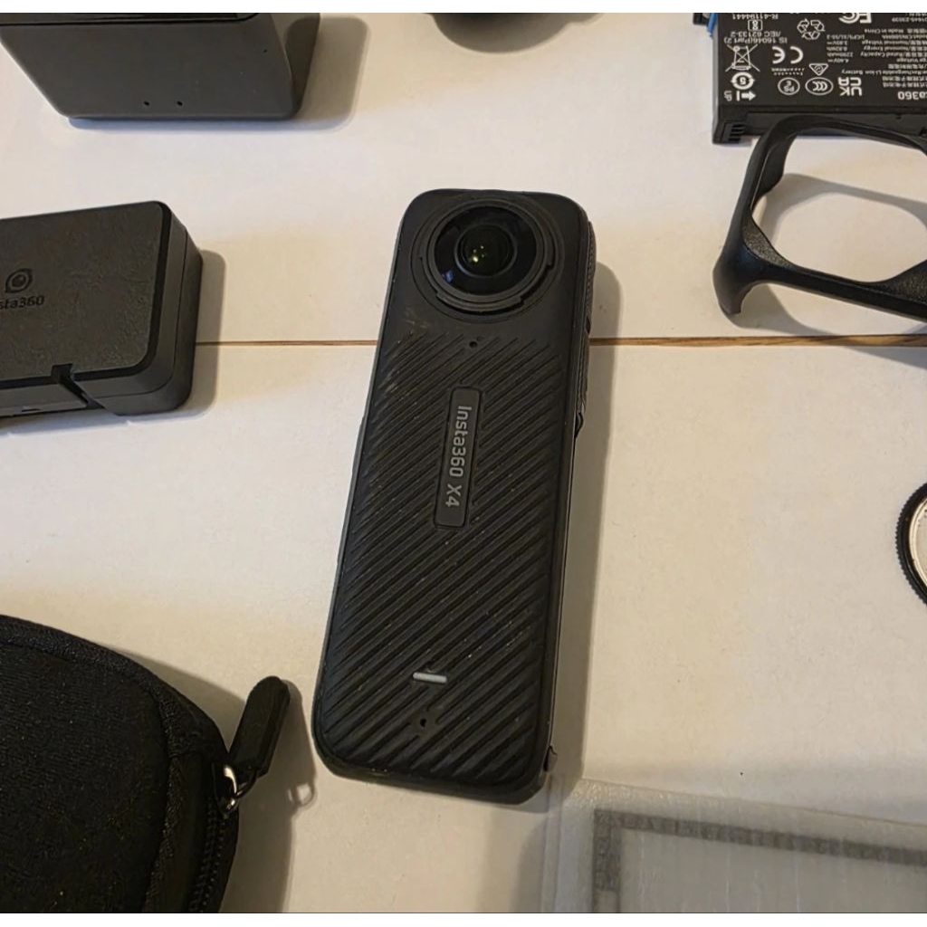 Insta360 X4 8K กล้อง 360 Action Camera + แบต 2 ก้อน + Stick + เคส + SD 256GB
