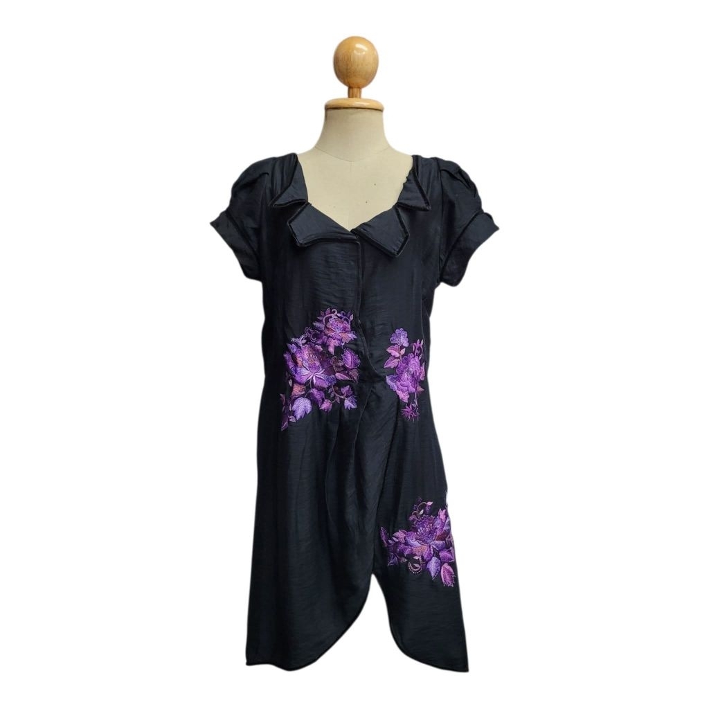 Minh Hanh Embroidered Vietnam Dress