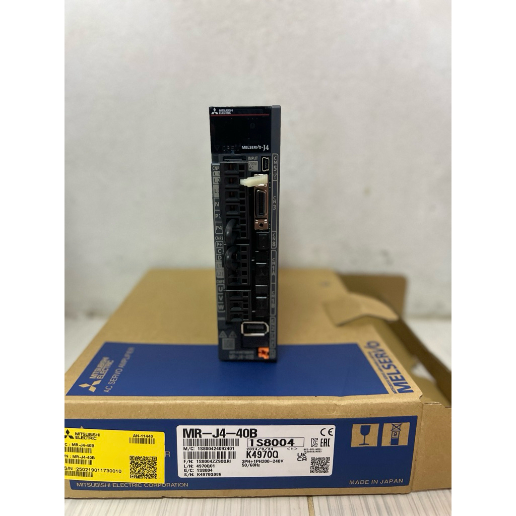 MR-J4-40B แท้มือ1 MODEL MR-J4-40B POWER : 400W INPUT : 3ACZAC200-240V 2. 6A/4. 5A 50/60Hz