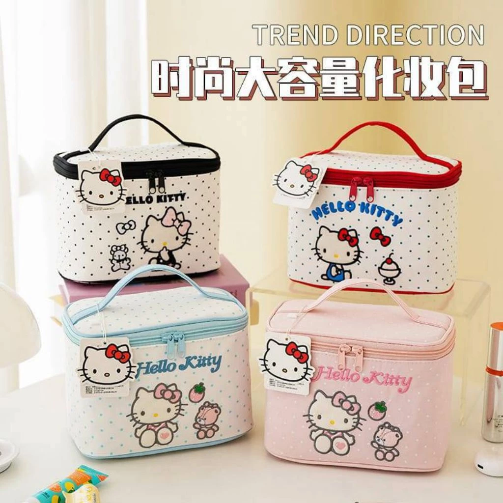 กระเป๋าใส่เครื่องสำอางค์ทรงกล่อง Kitty สินค้าลิขสิทธิ์แท้💯💯💯 ขนาด 22x14x13 cm มี 5 สี ราคา 319 บาท