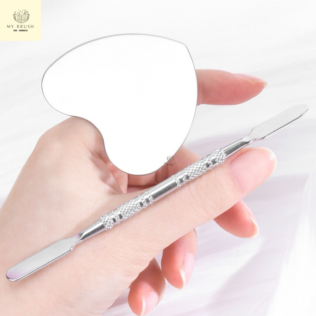 Makeupbrush ร้านไทยแท้ ถาดใส่รองพื้น ถาดผสมรองพื้น ทำความสะอาดง่าย สอดนิ้วได้ หัวใจ พร้อมไม้เกลี่ยผสมเครื่องสำอาง U043