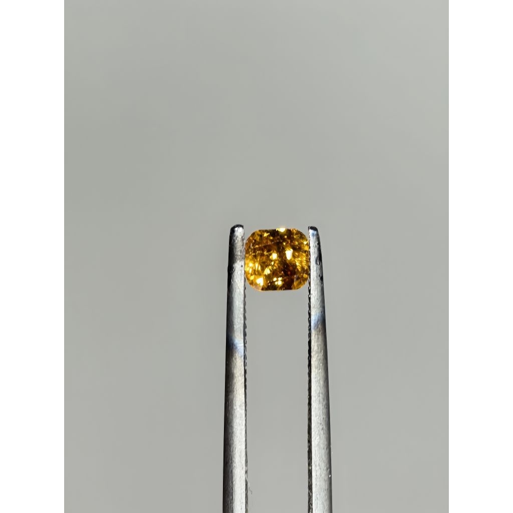 เพชรแท้ธรรมชาติสีเหลือง fancy diamond 0.4 Ct