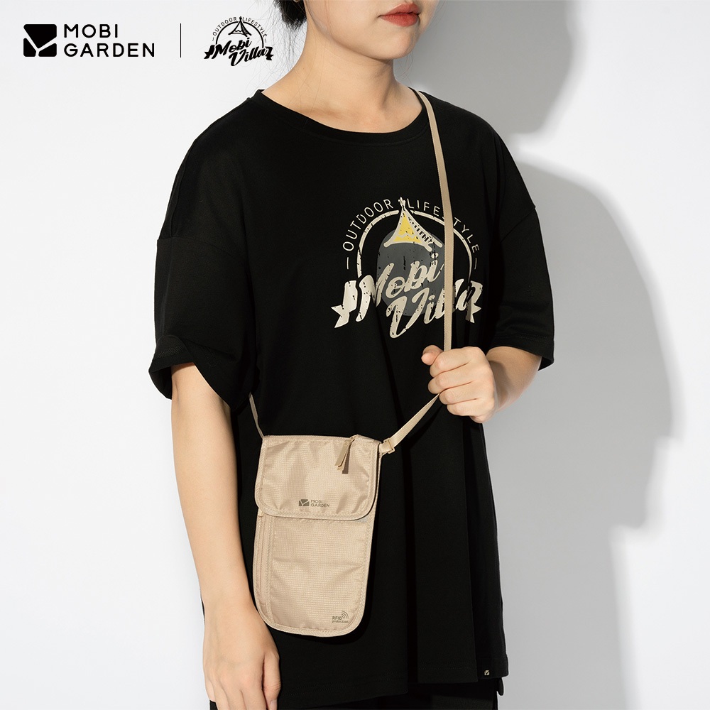 MOBI GARDEN กระเป๋าสะพายเฉียงเล็ก กันขโมย ช่องตั๋ว-พาสปอร์ต น้ำหนักเบา