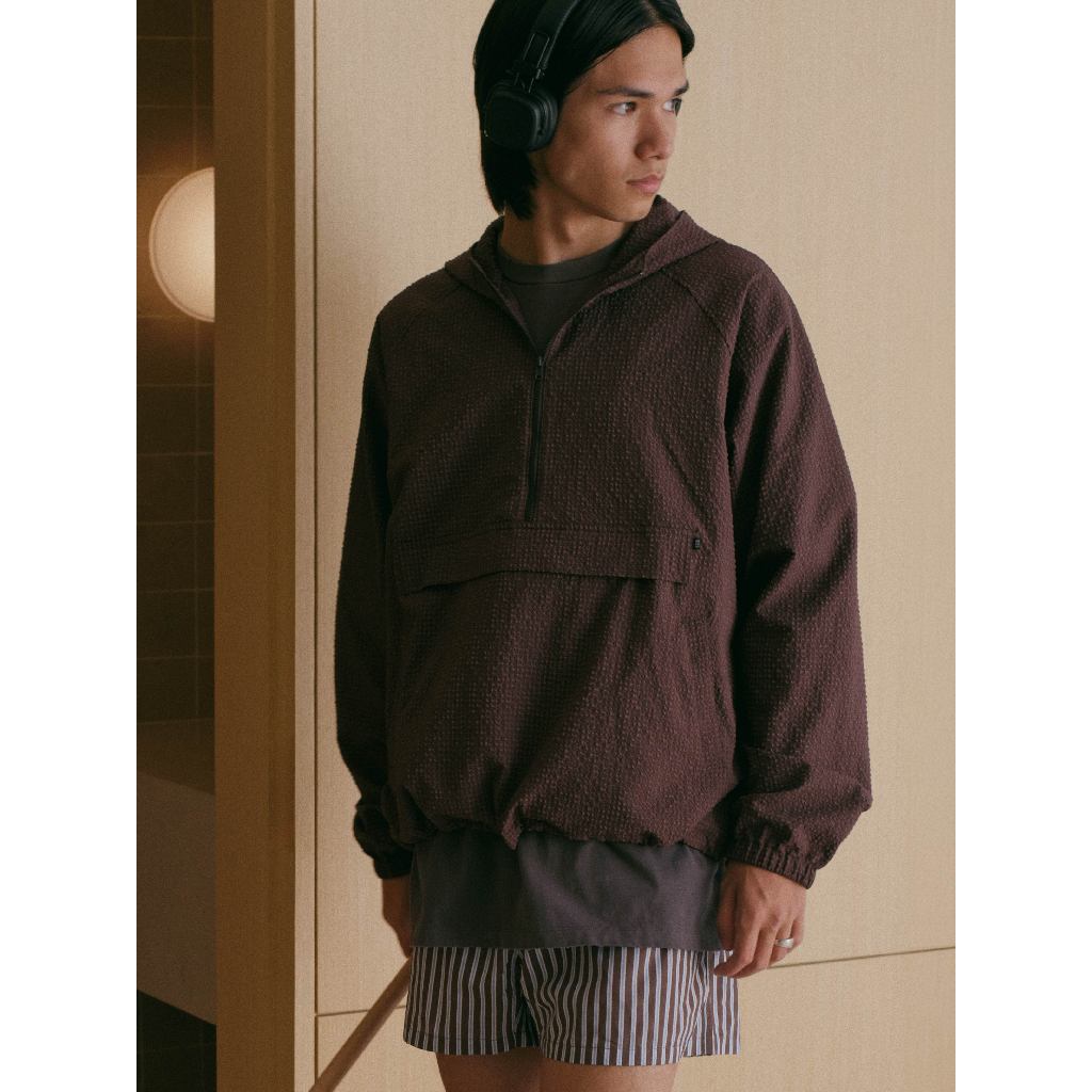 C3 - Lightweight Half-Zip Windbreaker เสื้อแจ็คเก็ตกันลมแบบสวมหัว