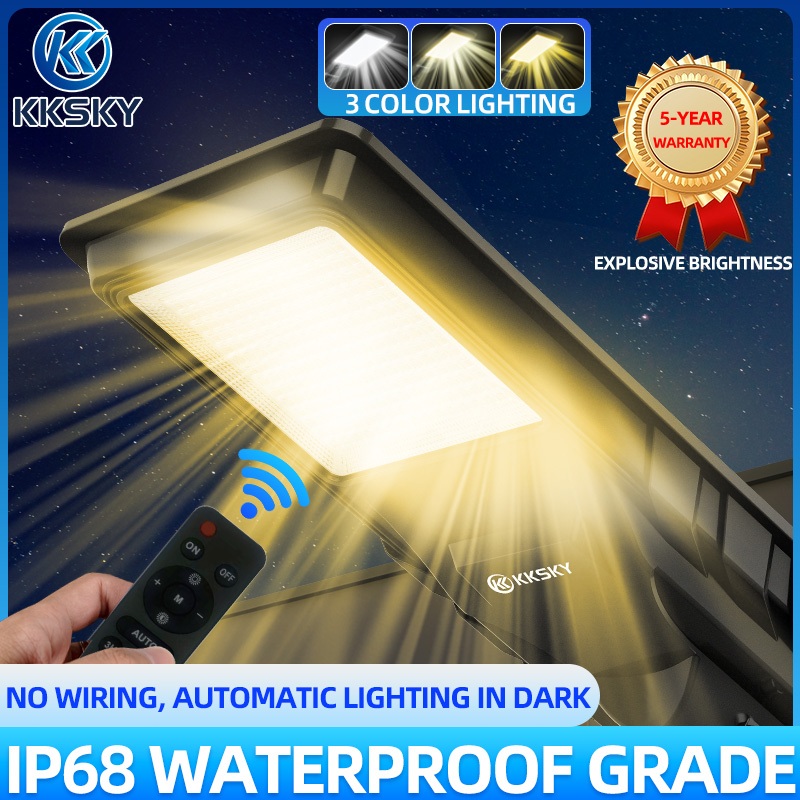 KKSKY ไฟถนนโซล่าเซลล์ 2000W Solar Light ไฟเซ็นเซอร์ 3สีปรับแสง สว่างอัตโนมัติเมื่อฟ้ามืดหลอดไฟ รีโมท led สีอบอุ่น IP68