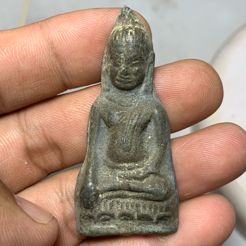 พระหูยานลพบุรี กรุวัดพระศรีฯ เนื้อชินเงินหนาๆ