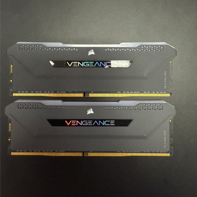 Corsair Vengeance  32GB 3600MHz DDR4  (2x16GB)  [มือสอง]