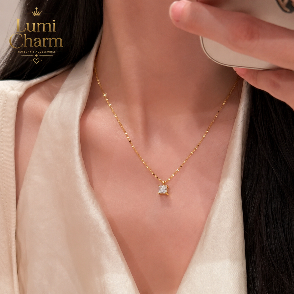 LC+สร้อยคอผู้หญิง จี้เพชรทรงสี่เหลี่ยม สไตล์มินิมอล เรียบหรู เครื่องประดับแฟชั่น ใส่ได้ทุกวัน