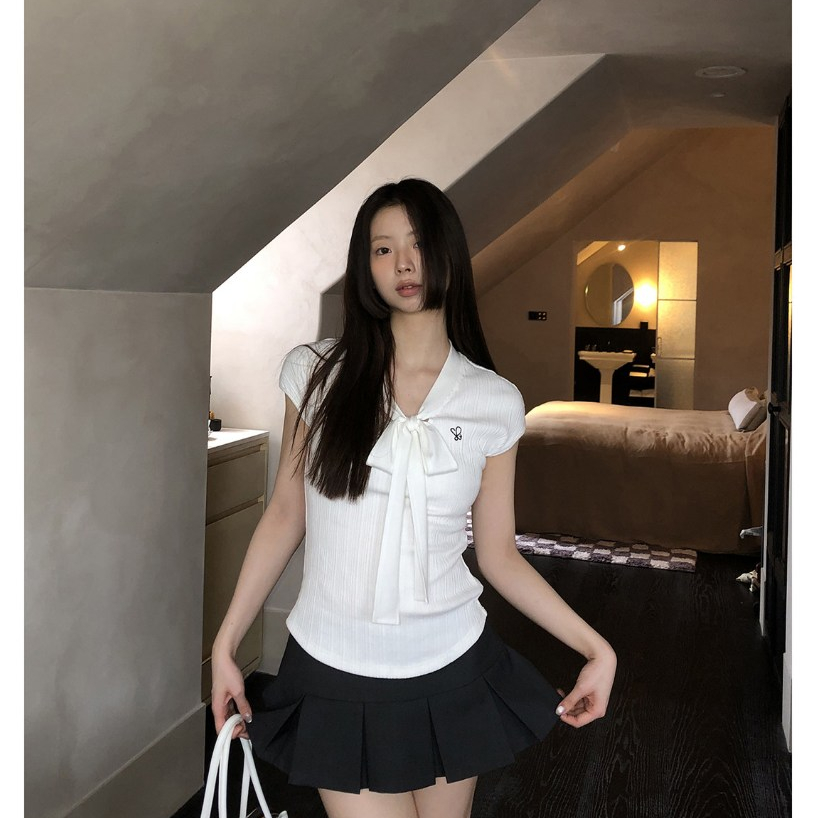HRG เสื้อยืดสั้นแขนผู้หญิง สีขาว คอไหล่ตรง สไตล์ผู้ใหญ่อ่อน ดีไซน์ไม่ซ้ำใคร ดีไซน์ใหม่ ฤดูร้อน2026
