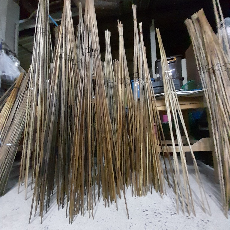 คันเป็ดไม้ไผ่ ทำจากไผ่สีสุกรมควันอย่างดีไม่มีมอดต่อสายเบ็ดด้วยสายPE80ปอนตะขอเบ็ดฉลามดำเบอร14151617มี