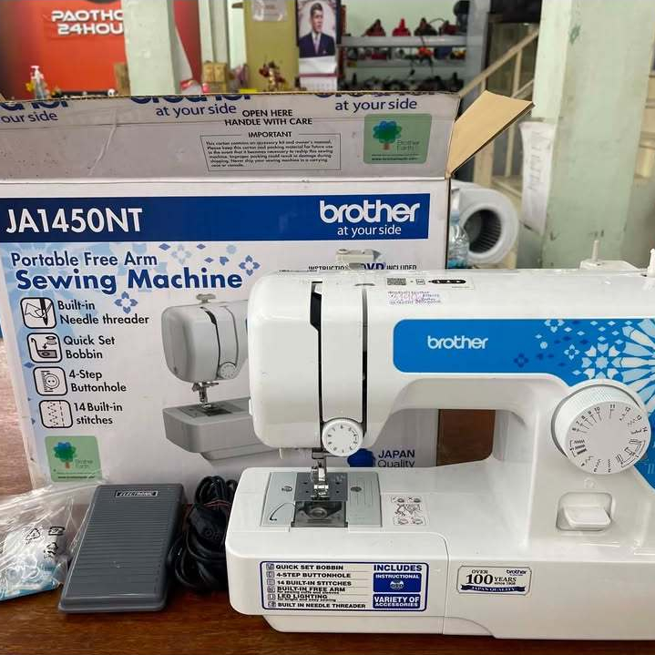 จักรเย็บผ้า brother รุ่นJA1450NT สีขาว อุปกรณ์ปลั๊กครบ ที่เหยียบ สินค้ามือสอง #018173