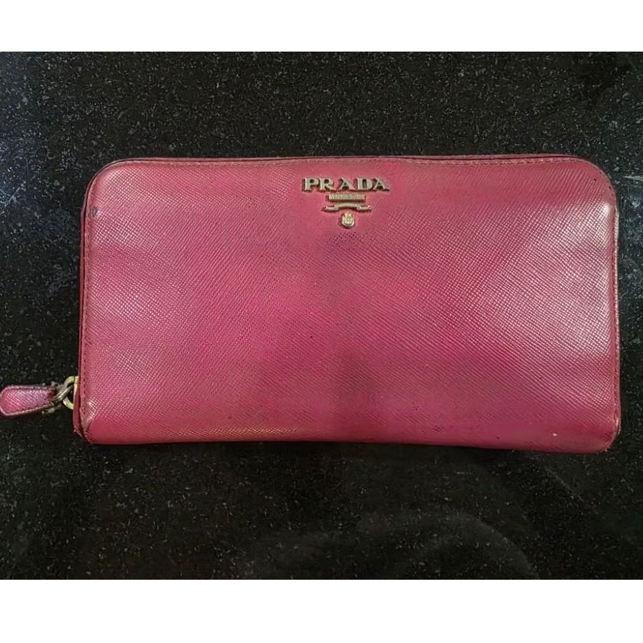 กระเป๋าสตางค์ prada ของแท้