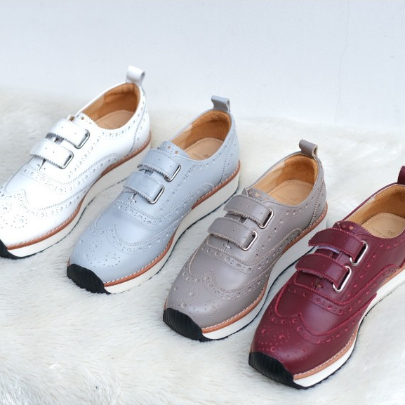 พร้อมส่ง | Velcro Tape Sports (Favorite Shoes by Picha)