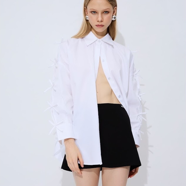 NICHp.CO : Online Exclusive Collection ***Clearance Sale*** : Sody Top สีขาวโอโม่ : เสื้อเชิ้ตผ้าคอตต้อน แขนยาวคอปก