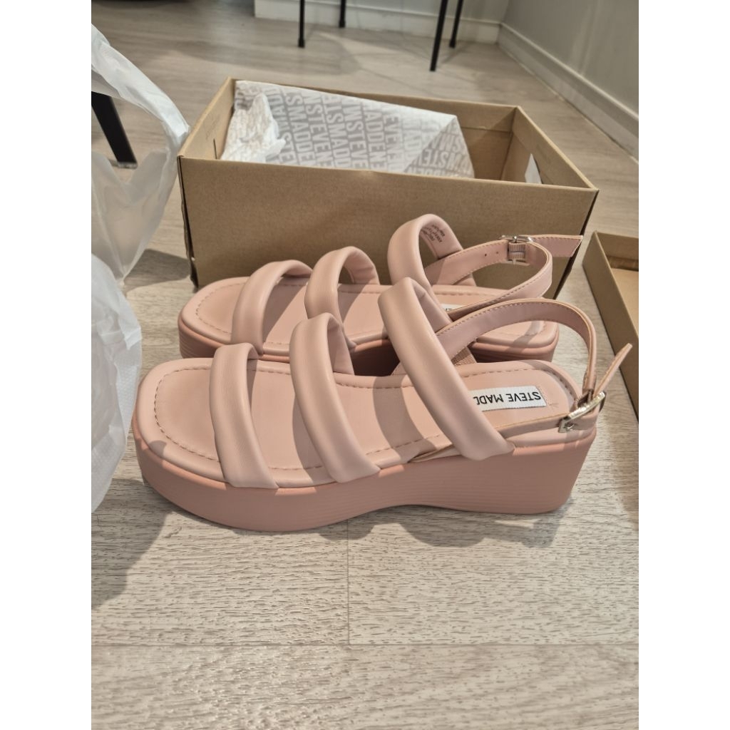 รองเท้า Steve Madden