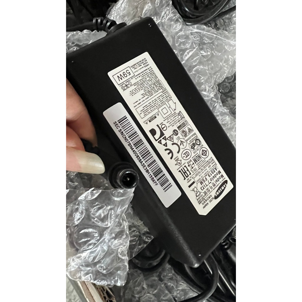 ใหม่ แท้ ศูนย์ อแดปเตอร์ ซัมซุง adapter samsung พาร์ท bn44-00838a 19v 3.17a สามารถใช้ได้กับทีวีทุกรุ่น ทุกยี่ห้อ