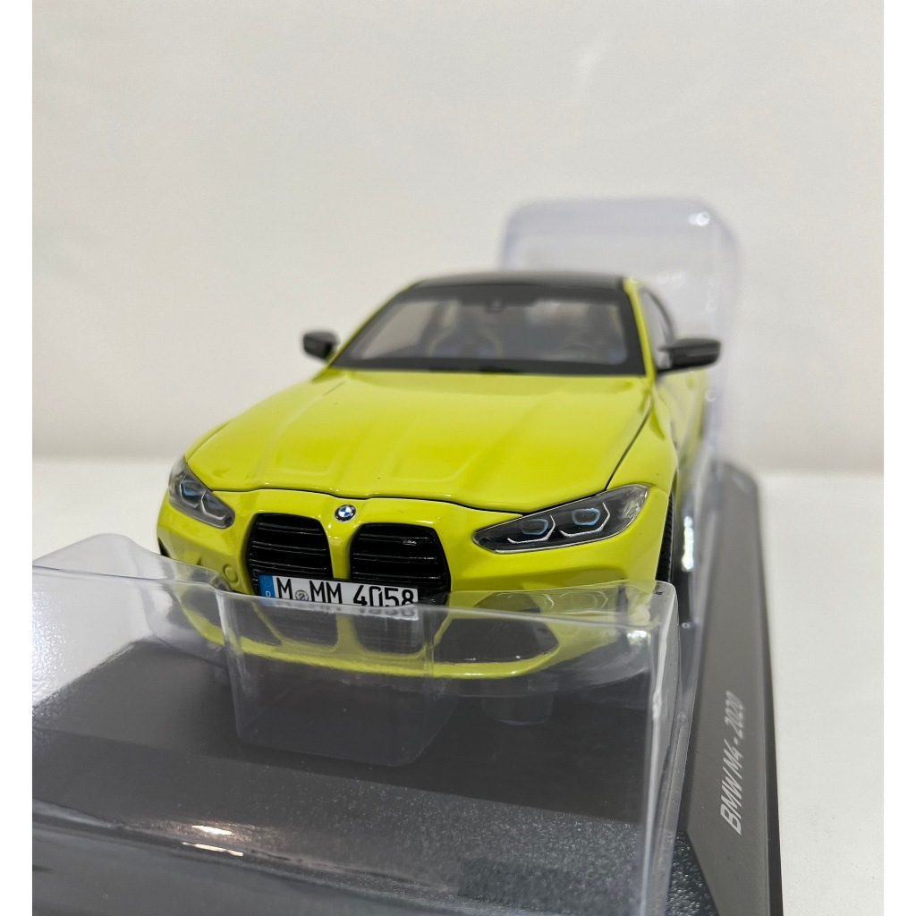 รถจำลอง BMW M4 (G82) (1:18) 80435A51949
