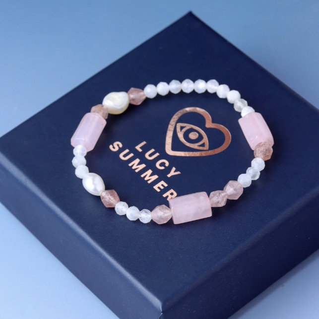 LUCYSUMMER กำไลหินแท้ Moonstone, Rose Quartz, Strawberry Quartz และ Pearl