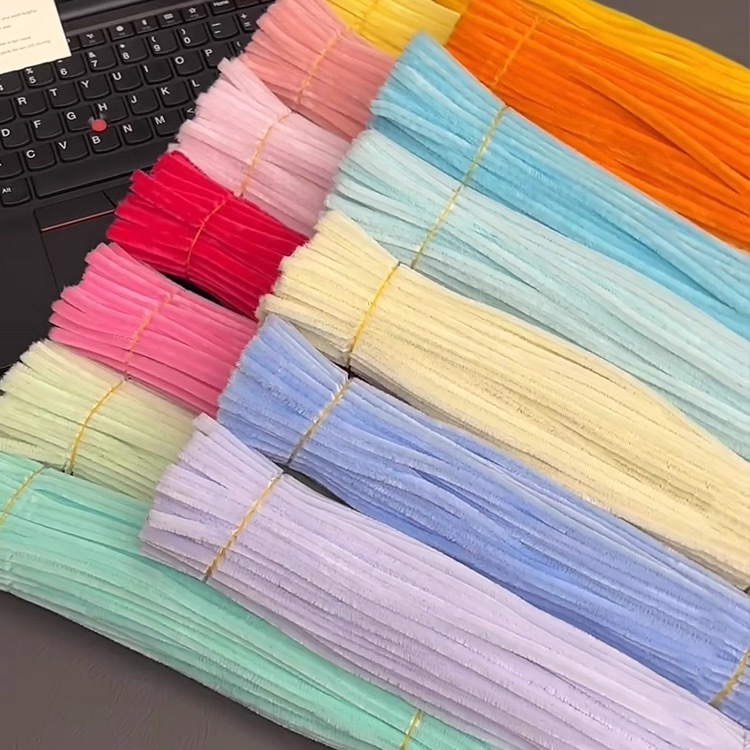 (100pcs) สินค้าพร้อมส่ง ลวดกำมะหยี่ DIY แยกสี สร้างสรรค์งานประดิษฐ์ต่างๆ สำหรับงานฝีมือ สีสันสดใส สินค้าขายดี