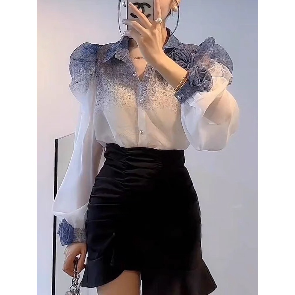 พร้อมส่ง เสื้อปกเชิ้ตผ้าไหมเเก้วกระดุมมุก มีซับในสายเดี่ยวแถมให้  เข็มกลัดดอกกุหลาบเอาออกได้