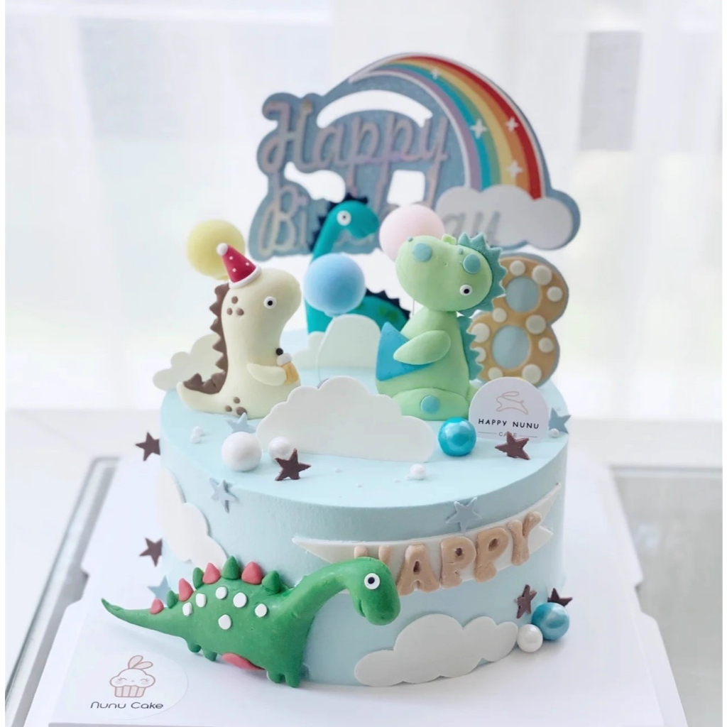 ไดโนเสาร์ ไดโนเสาร์หมวกแดง ไดโนเสาร์ขาว เมฆ ป้ายHBDสายรุ้ง ตกแต่งเค้ก