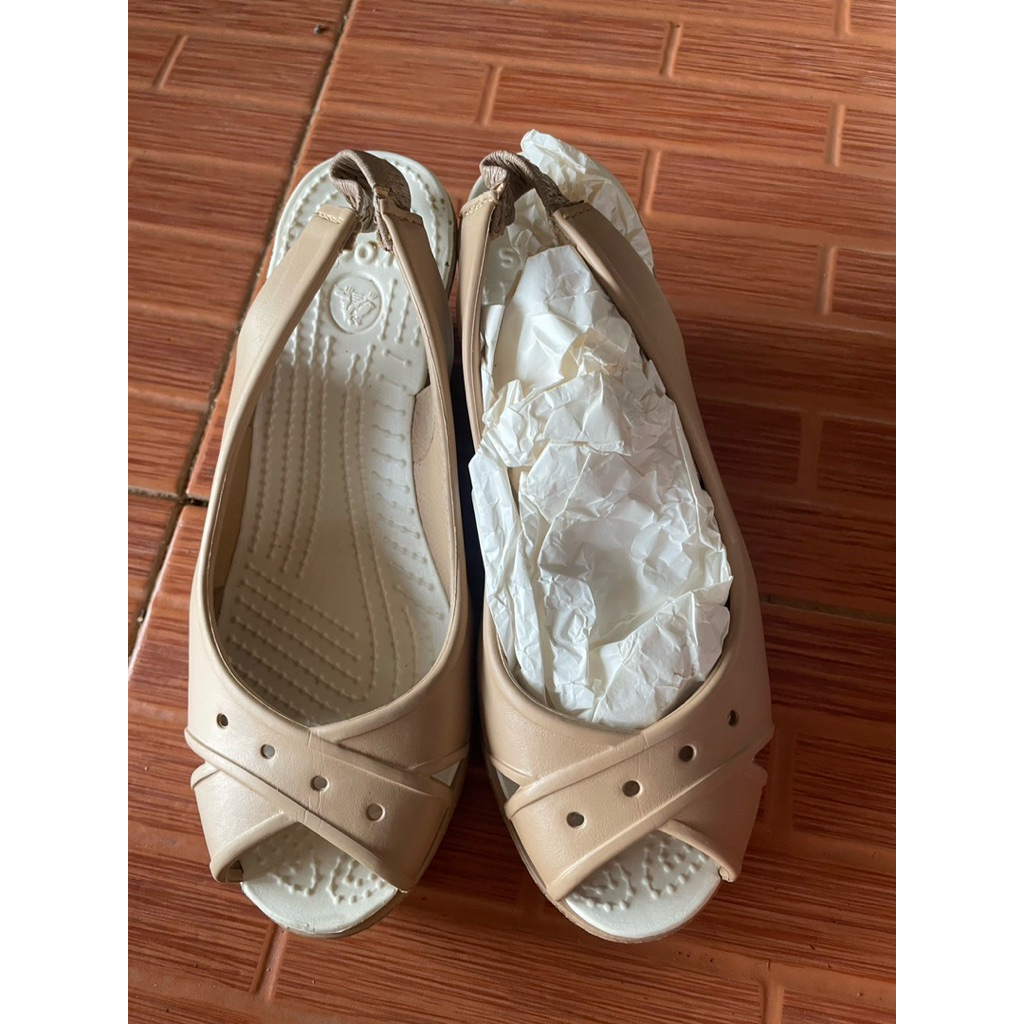 รองเท้ามือสองของแท้crocs