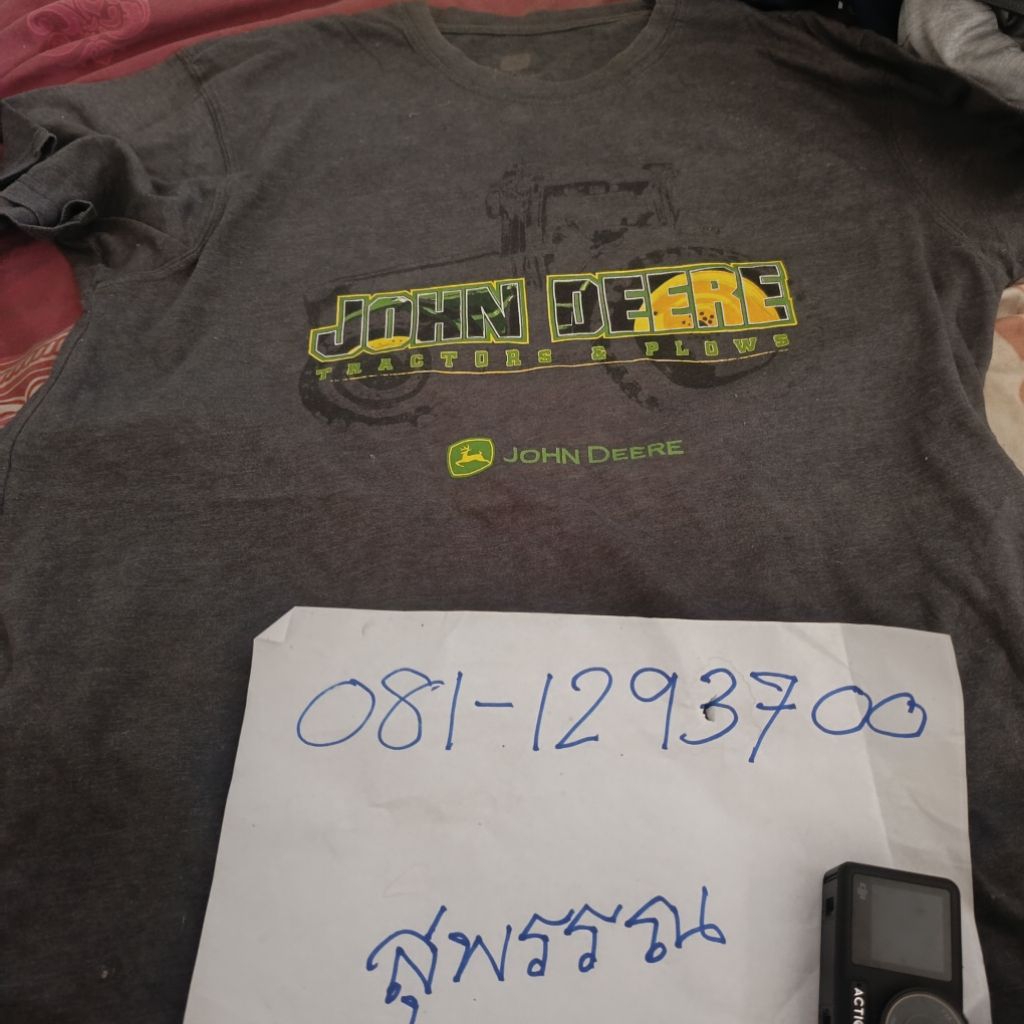 ขาย 180​ บาทJohn Deere สภาพ80 สกรีนดี  สีดำเทาไซด์ป้าย M อก 20 ยาว 27ตำหนิ ไม่มี G teemanu7f เสื้อมื