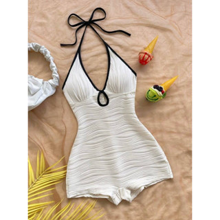 ชุดจั๊มกางเกงขาสั้น บอดี้สูท สายเดี่ยวคล้องคอ ขาสั้น มินิมอล…
