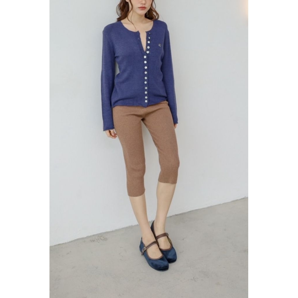 Glamclothes Yoyo capri knit กางเกงผ้าไหมพรมนิทเนื้อนิ่ม มีความยืดหยุ่นพอดีตัว