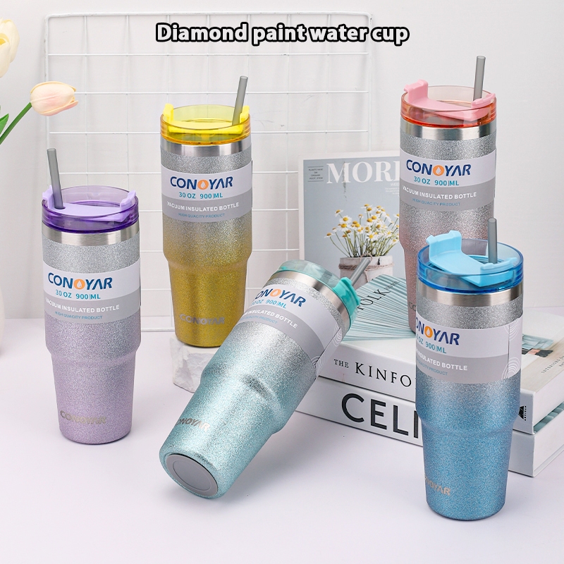 CONOYAR แก้วน้ำสแตนเลสไล่ระดับสี แก้วกาแฟ 900ML พร้อมฝาปิดแล แถมฟรี หลอด เหมาะสำหรับรถยนต์ สีทูโทนกากเพชร T01291