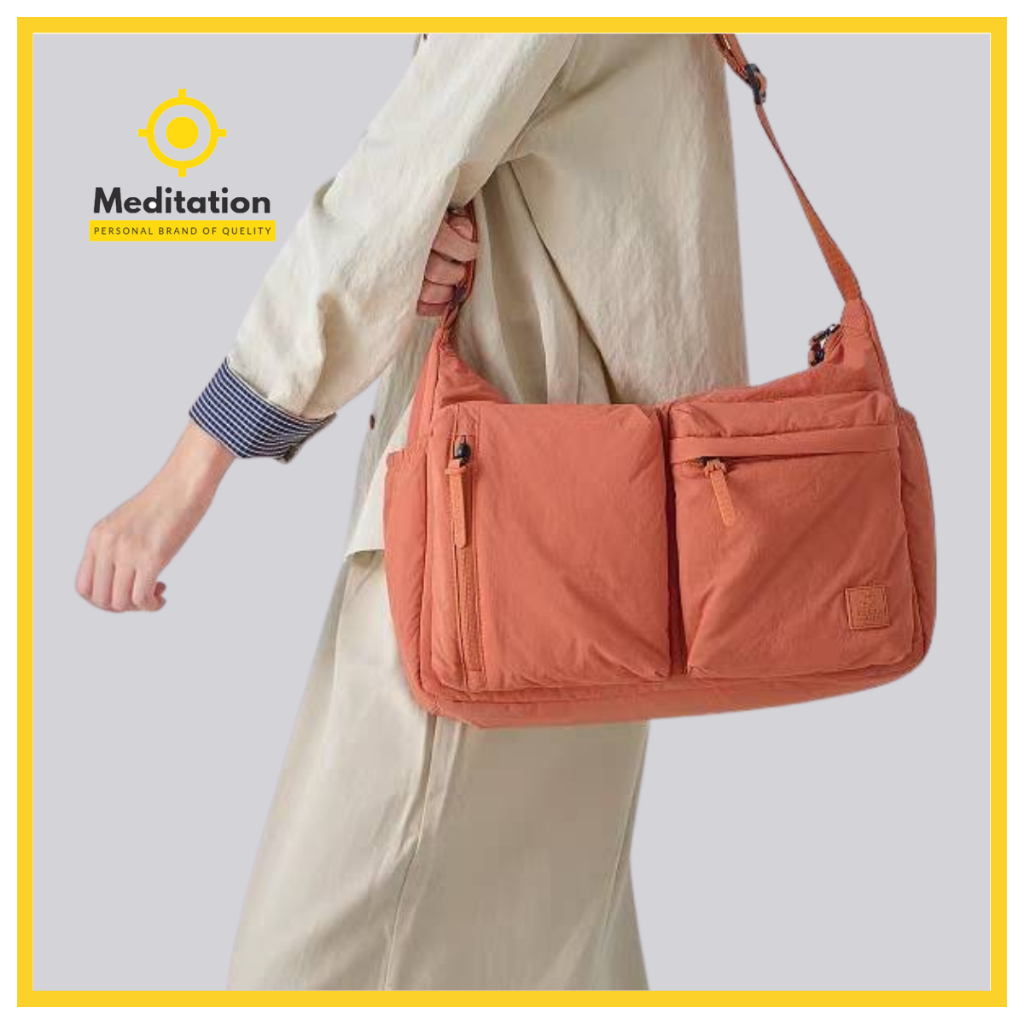 FOUVER กระเป๋าสะพาย ผ้าร่มกันน้ำ แข็งแรงทนทาน แต่น้ำหนักเบามาก มีช่องแท็บแล็ต รุ่น FV3071-01