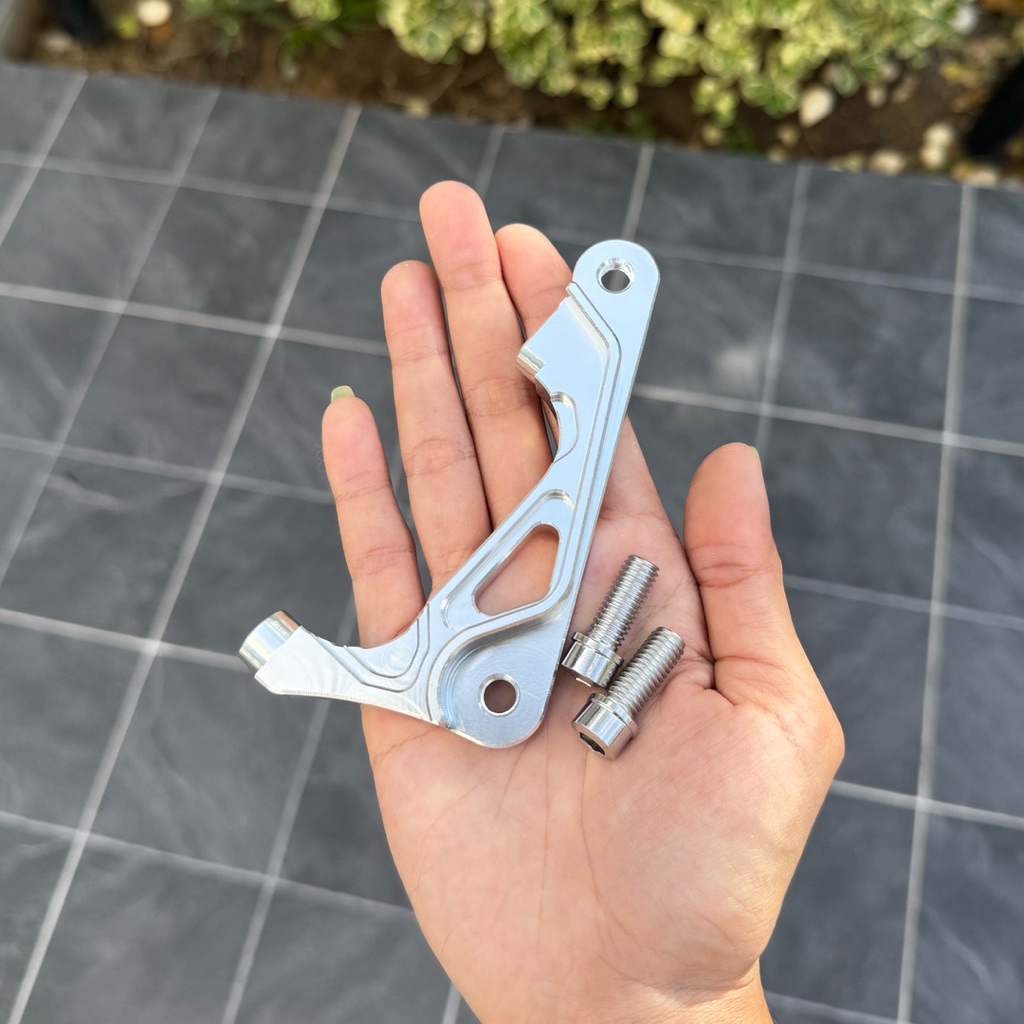 ขาปั้ม 8.1+น็อตยึดปั้ม 2 ตัว งานCNC ใส่เวฟ 100/125r-s-บังลม/110i/125i ปลาวาฬ-led/โซนิค/ฟีโน่/หลีด/จีออโน่/Pcxปี 17-21 - รูปที่ 2