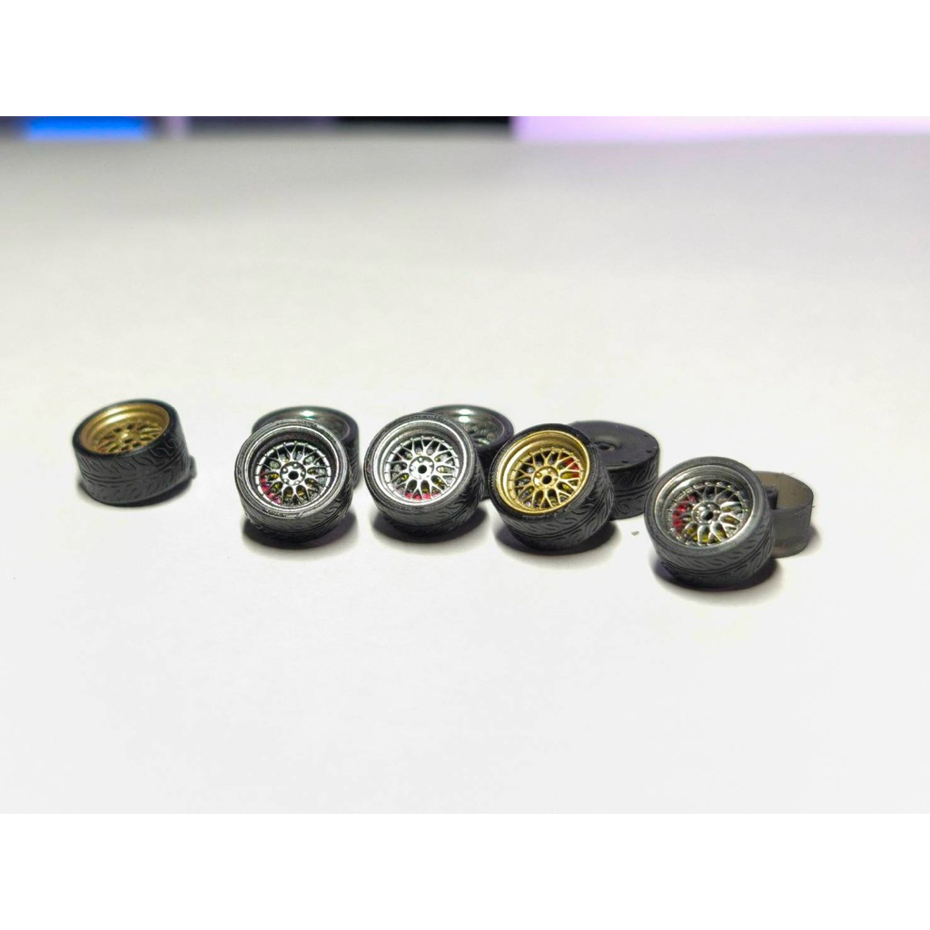 ล้อเรซิ่น  ขนาด 10.2 mm. สเกล 1:64 ล้อแปะ ไม่มีแกน หมุนไม่ได้