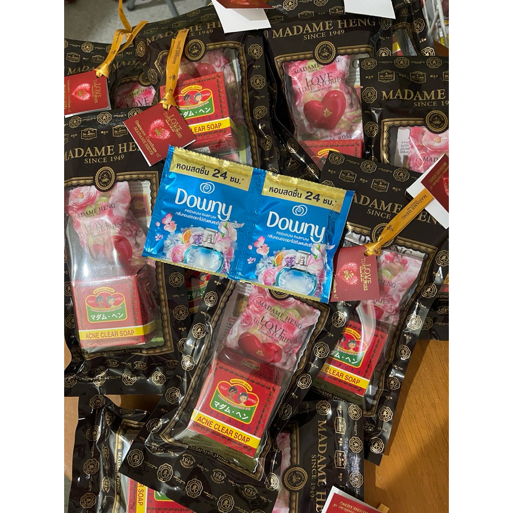 สบู่เซตLoveจำนวน15แพคในแพคมี2ก้อนสำหรับล้างหน้าAcneแถมนำ้ยาปรับผ้านุ่ม2ซอง