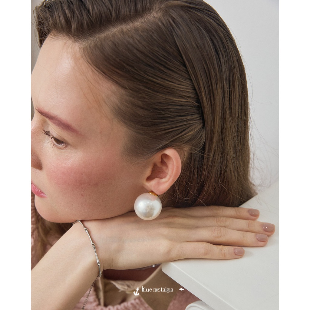 Julys - bomber pearl earrings