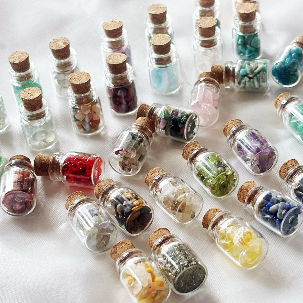 พร้อมส่ง! เซทหินมงคลขวดจิ๋วมากๆ 40ขวด💕คละอย่างล่ะหนึ่ง