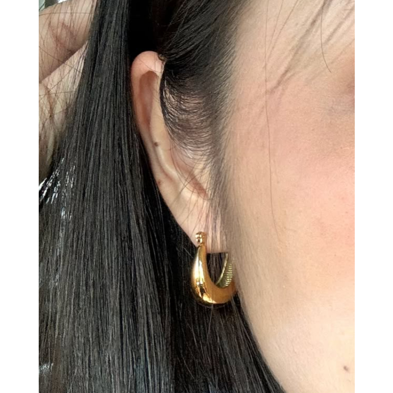 Jewygump. | Nerida Gold Hoops earrings (JEWY0082)
